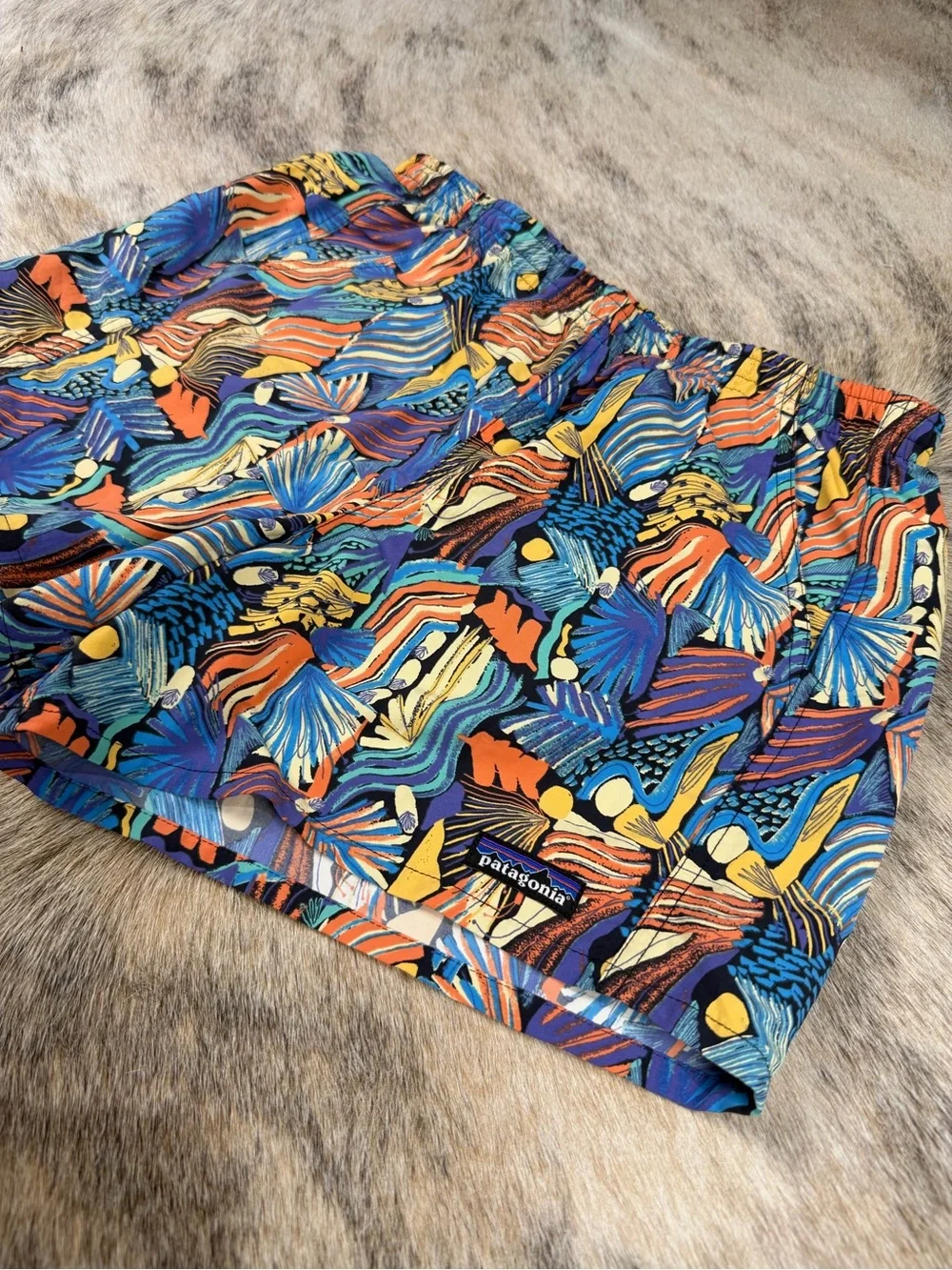 Patagonia Women’s Baggies Shorts 5” Abstract Tropical Print Size Small - Picture 5 of 11